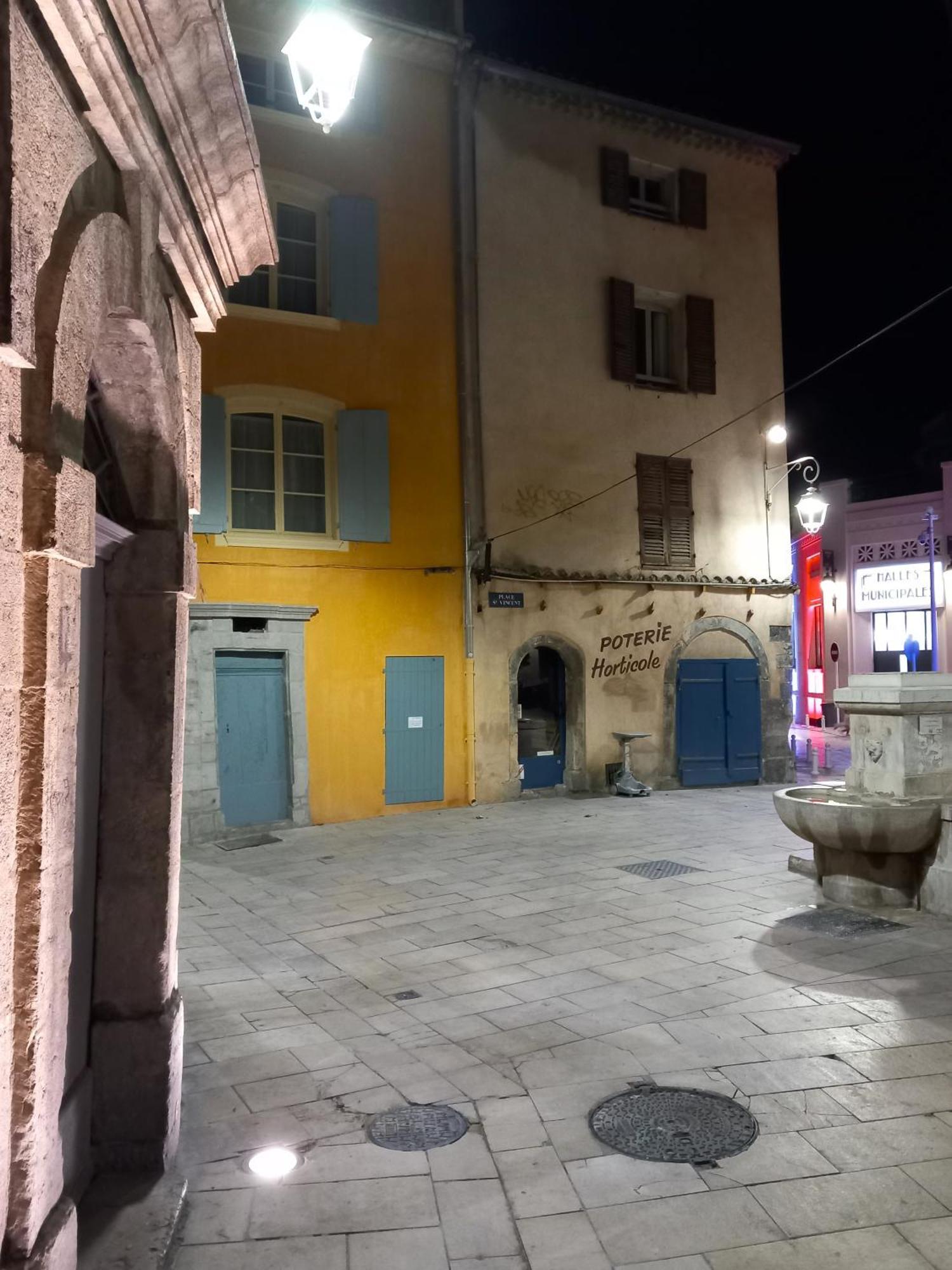 טולון #2 Studio # Place Charmante מראה חיצוני תמונה